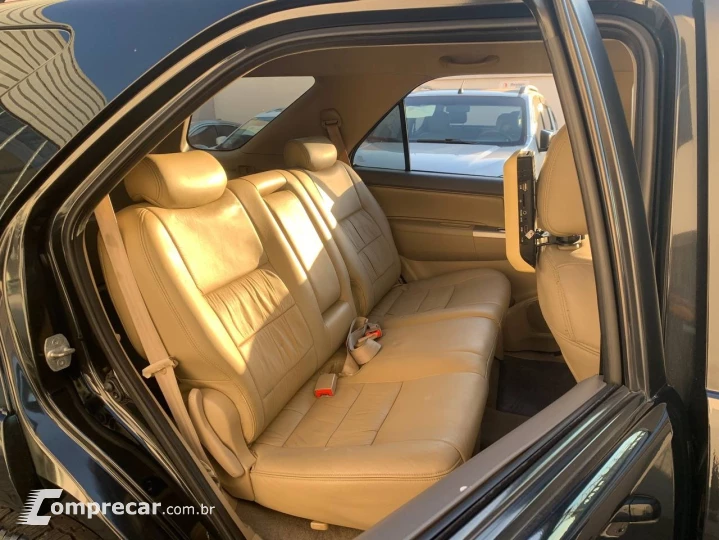 Hilux SW4 SR 4x2 2.7/ 2.7 Flex 16V Aut.