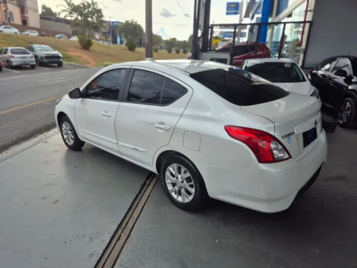 VERSA SV 1.6 16V FlexStart 4p Aut.