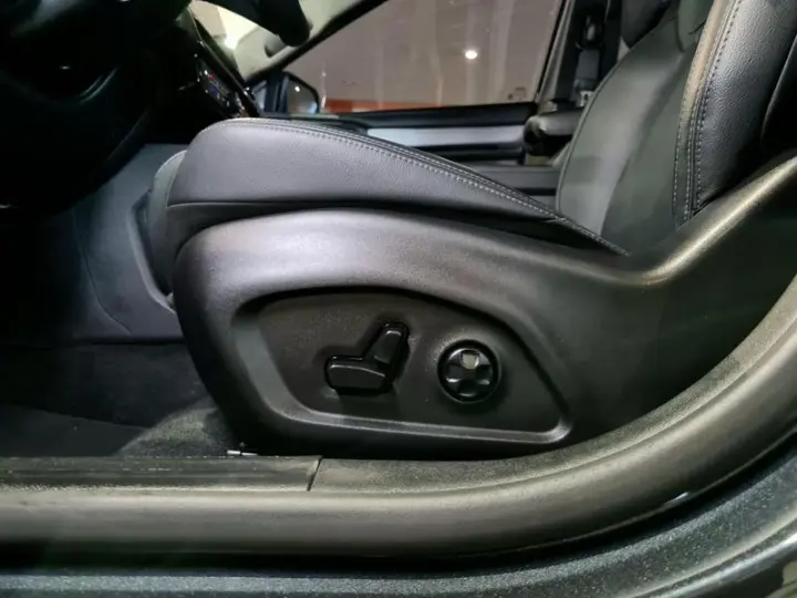 RAMPAGE REBEL HURR 4 2.0 TB CD 4X4 AUT.