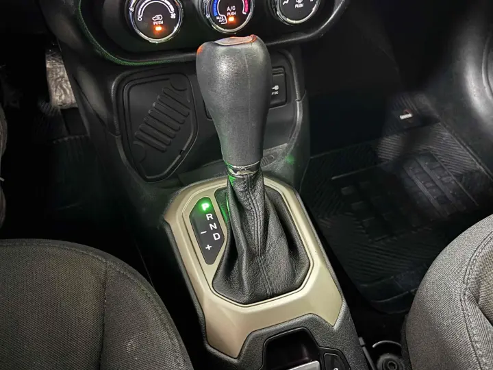 RENEGADE 1.8 16V FLEX 4P AUTOMÁTICO