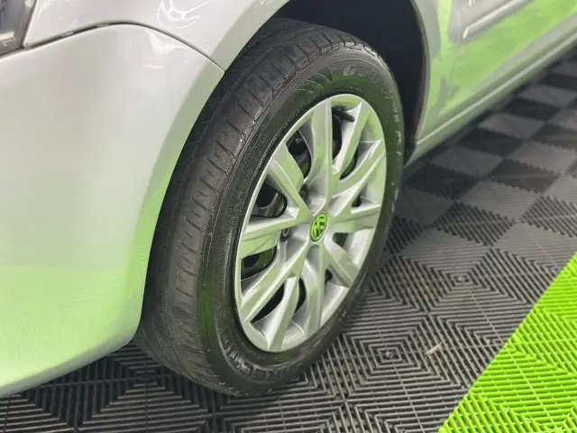 FOX - 1.0 MI 8V 4P MANUAL