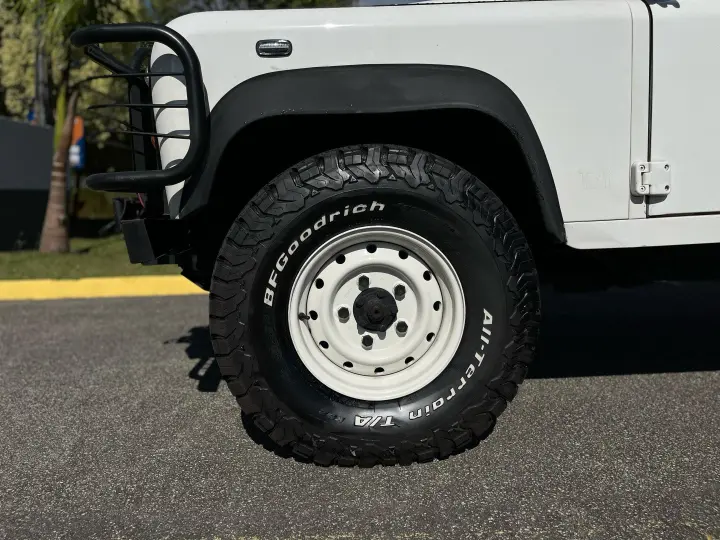 DEFENDER 2.5 SW HCPU 130 4X4 TURBO DIESEL 4P MANUAL