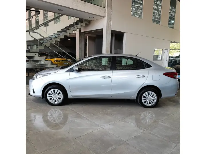 YARIS 1.5 16V FLEX SEDAN XL MULTIDRIVE