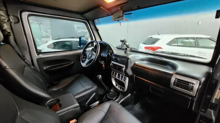 T-4 4x4 3.0 TB Int. Cap. Rígida Diesel