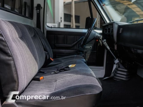 D20 - 4.0 CUSTOM DE LUXE CS 8V TURBO 2P MANUAL