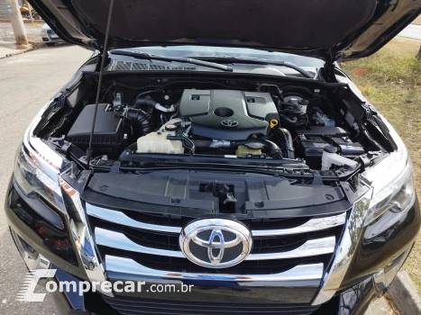 HILUX 2.8 SW4 4X4 8V