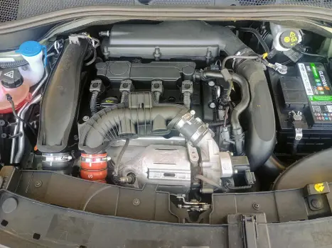 C4 CACTUS 1.6 THP Shine Eat6