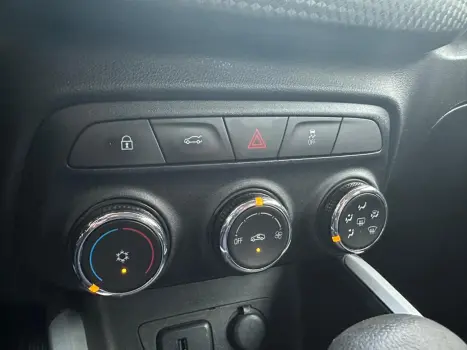 ONIX 1.0 Turbo Plus LT