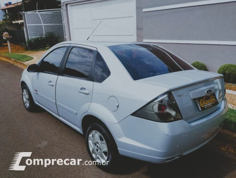 FIESTA 1.6 MPI Class Sedan 8V