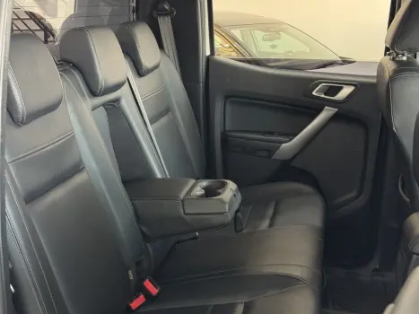 Ranger 3.2 20V CABINE DUPLA 4X4 LIMITED TURBO DIESEL AUTOMÁT