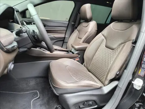 COMMANDER 1.3 T270 Turbo Overland