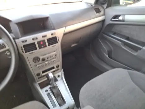 VECTRA 2.0 MPFI Elegance 8V