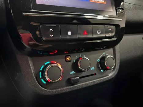 KWID 1.0 12V SCE FLEX OUTSIDER MANUAL