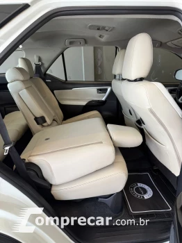 HILUX SW4 2.8 D-4d Turbo Diamond 7L 4X4