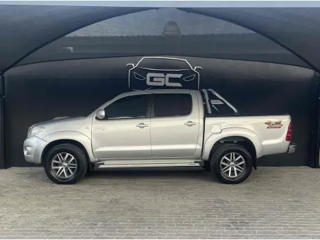 Toyota HILUX 3.0 SR 4X4 CD 16V TURBO INTERCOOLER DIESEL 4P MANUAL 4 portas