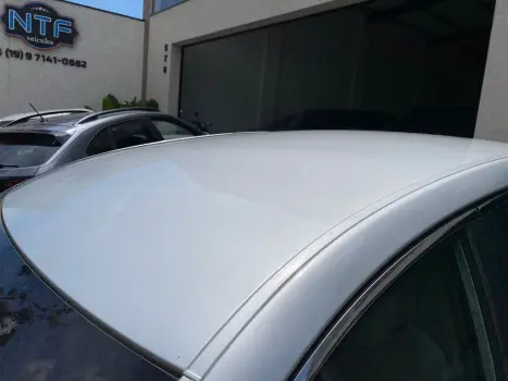 AZERA GLS 3.3 V6 24V 4p Aut.