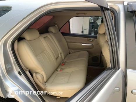 Hilux SW4 SR 4x2 2.7 Flex 16V Aut.