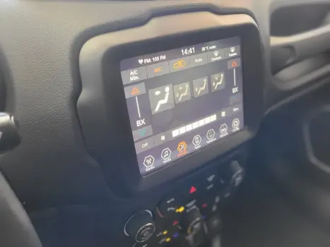 Renegade Longitude 1.8 4x2 Flex 16V Aut.