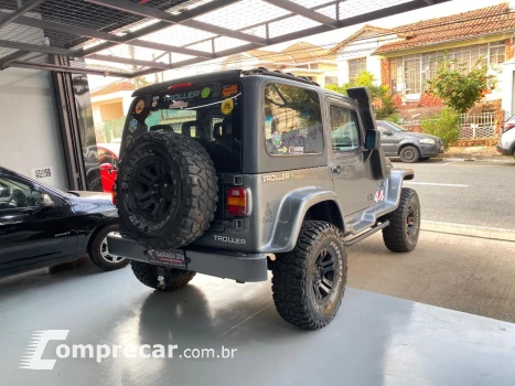 T-4 4x4 3.0 TB Int. Cap. Rígida Diesel