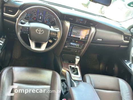 HILUX SW4 2.7 SRV 7 LUGARES 4X2 16V FLEX 4P AUTOMÁTICO