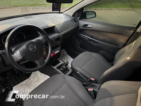 VECTRA 2.0 MPFI Expression 8V