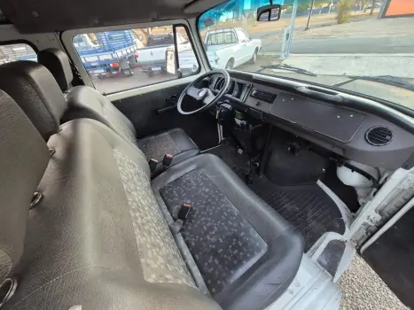 Kombi 1.4 FLEX STD LOTAÇÃO 12 LUGARES