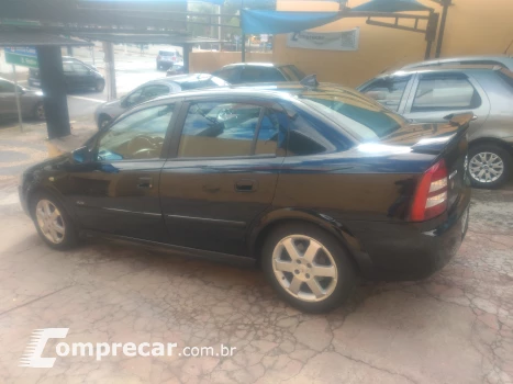 ASTRA 2.0 MPFI Elite Sedan 8V