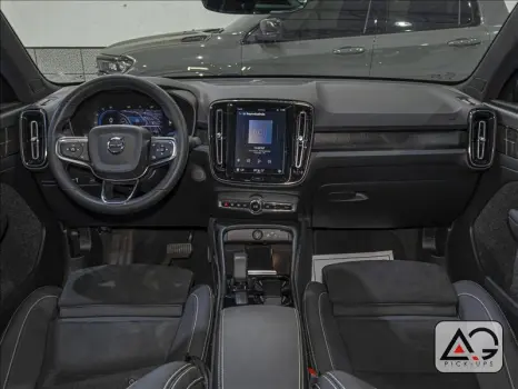 C40 P8 Recharge Pure Electric AWD