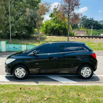 CHEVROLET ONIX 1.0 LT 4 portas