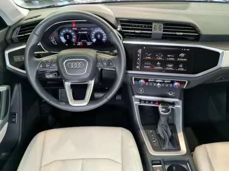 Q3 PERFORMANCE 2.0 TFSI QUATTRO