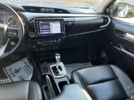 Hilux Caminhonete 2.8 16V SRV 4X4 DIESEL CABINE DUPLA AUTOMÁ