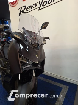 XMAX 300