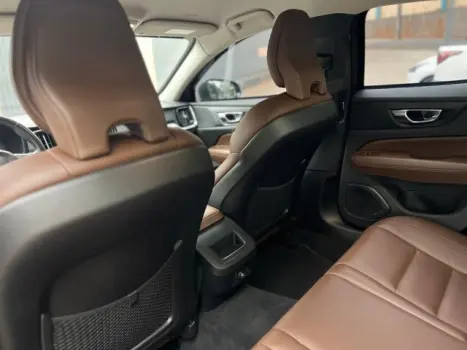 S60 - 2.0 T4 MOMENTUM 4P AUTOMÁTICO