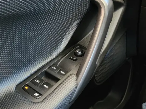 TRACKER LT 1.0 Turbo 12V Flex Aut.