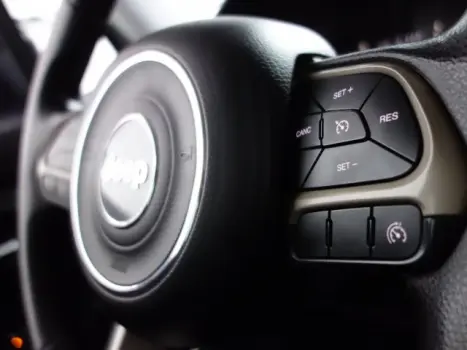 RENEGADE - 1.8 16V SPORT 4P AUTOMÁTICO