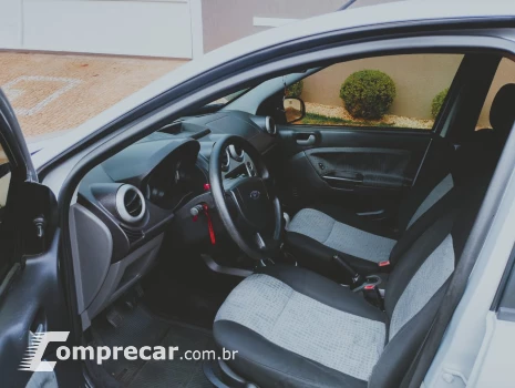 FIESTA 1.6 MPI Class Sedan 8V