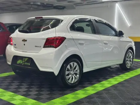 ONIX - 1.4 MPFI LT 8V 4P MANUAL