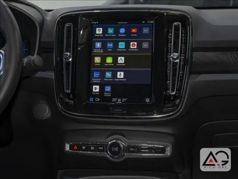 C40 P8 Recharge Pure Electric AWD