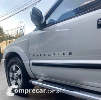 S10 2.4 FLEX EXECUTIVE CABINE DUPLA