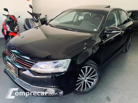 Volkswagen JETTA 2.0 Comfortline 120cv 4 portas