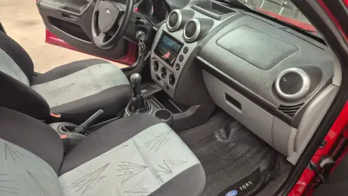 FIESTA 1.6 MPI Class Hatch 8V