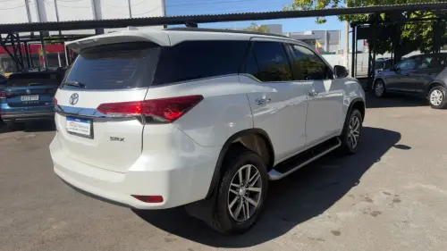 Hilux SW4 2.8 4P SRX 4X4 7 LUGARES TURBO DIESEL AUTOMÁTICO