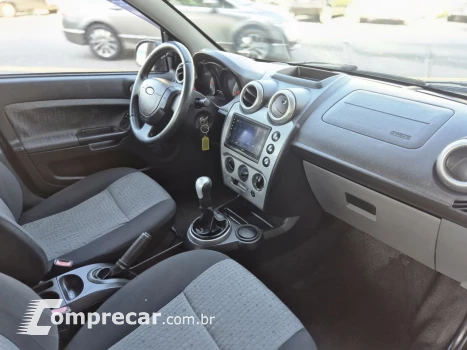 Fiesta Sedan SE 1.6 8V Flex 4p
