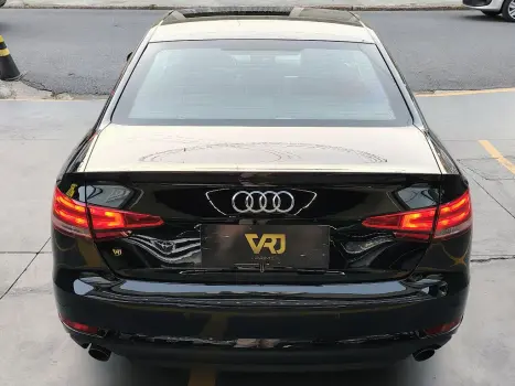 A4 Attraction 2.0 TFSI 190cv S tronic