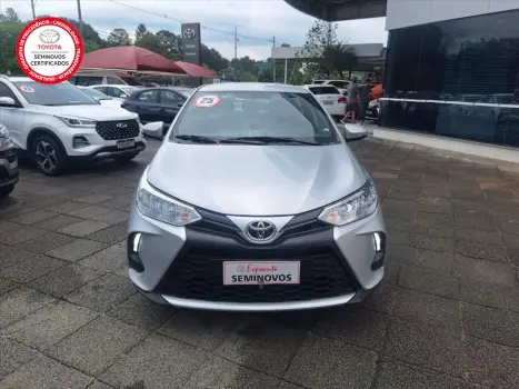 Toyota YARIS 1.5 16V FLEX XL MULTIDRIVE 4 portas