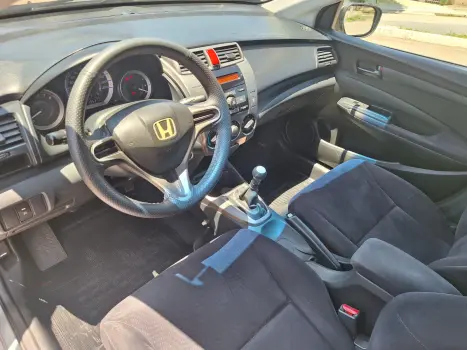 CITY 1.5 LX Sedan 16V