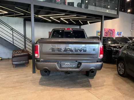 Classic 5.7 V8 32V 4P HEMI LARAMIE NIGHT EDITION AUTOMÁTICO