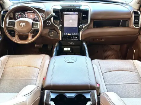 3500 6.7 I6 TURBO DIESEL LARAMIE CD 4X4 AUTOMÁTICO