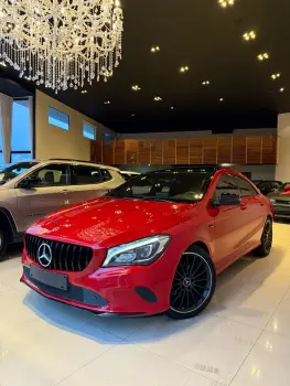 Mercedes-Benz CLA 200 1.6 First Edition Turbo 4 portas