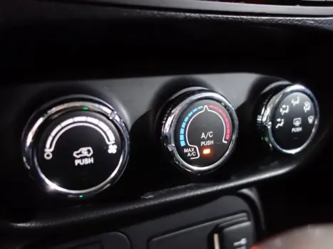 RENEGADE - 1.8 16V 4P AUTOMATICO